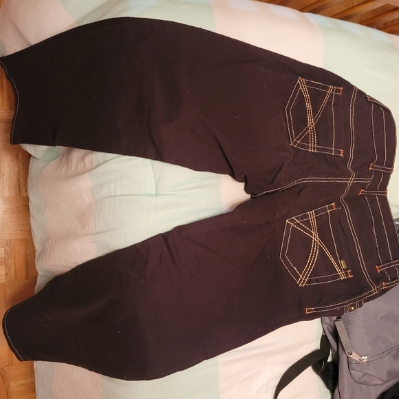 Brown jeans - Picture 2 of 3